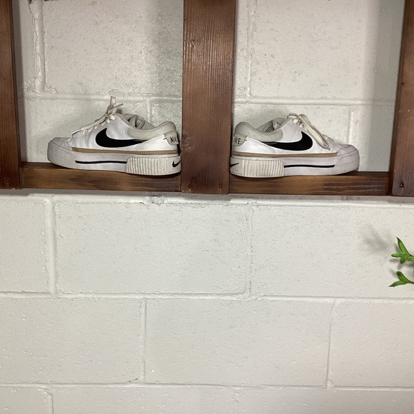 Women's Nike Court Legacy Lift Platform Sneakers - Picture 1 of 4
